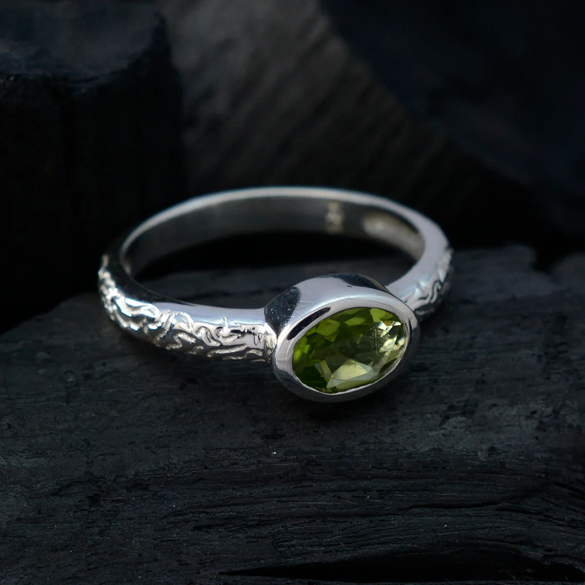 Peridot Solitaire Indian 92.5 Silver Green Gems Featherlight Twist Ring Jewellery - Image 4