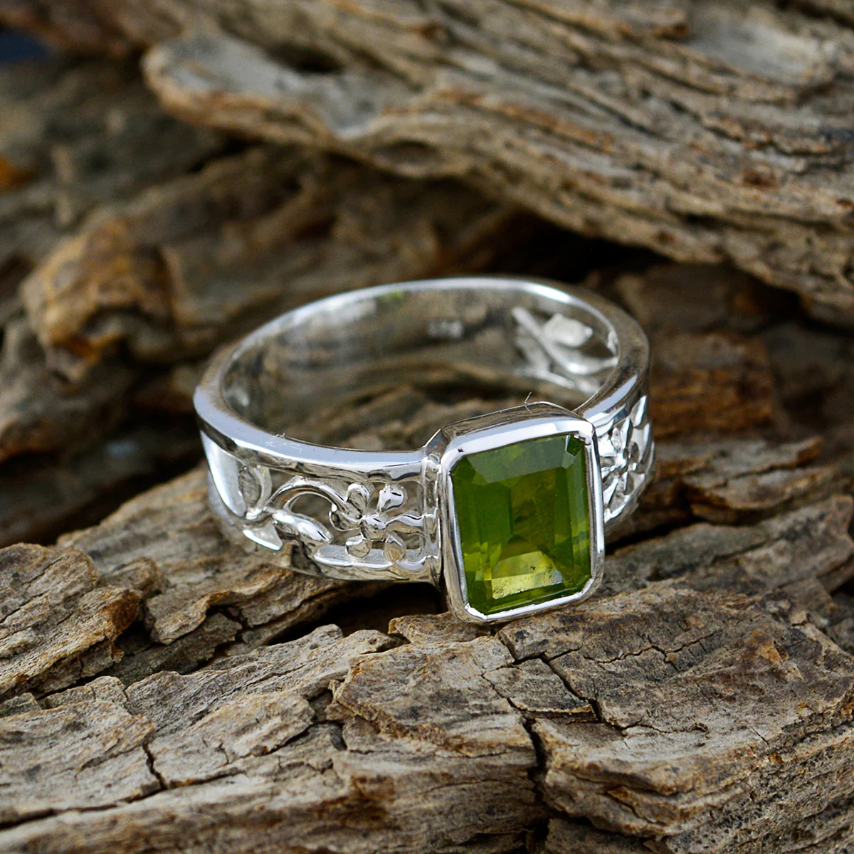 Peridot Solitaire Russian Silver Green Gemstones Eye-catching Art Deco Band Jewelry - Image 4