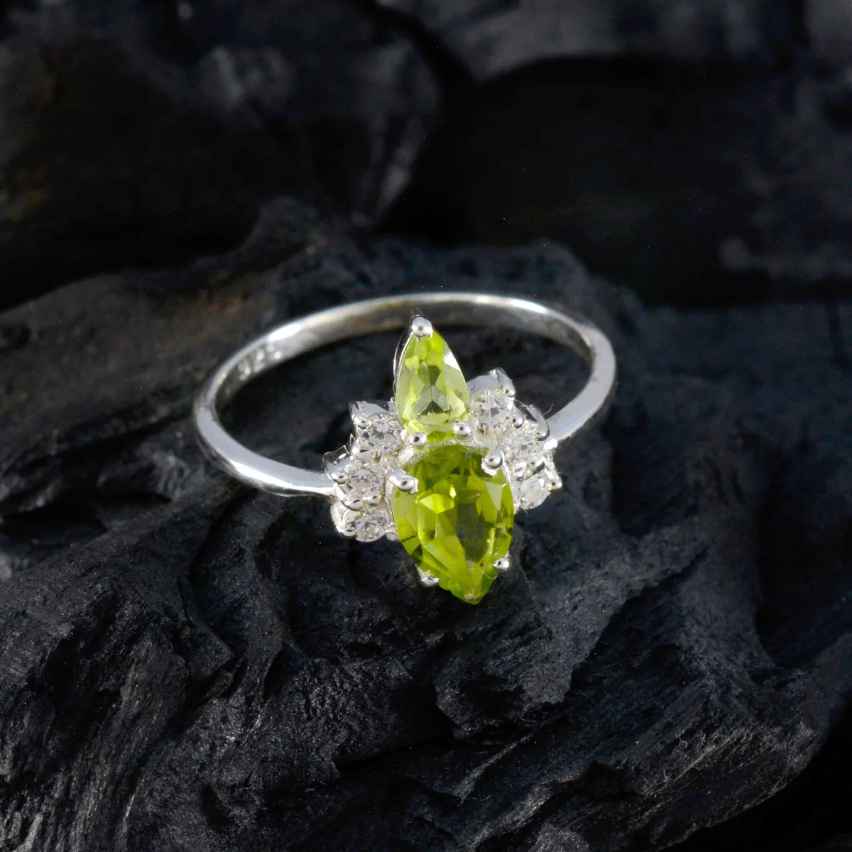 Peridot Toi et Moi Japanese 92.5 Silver Green Gemstones Elegant  Feminine Ring Jewellery - Image 4