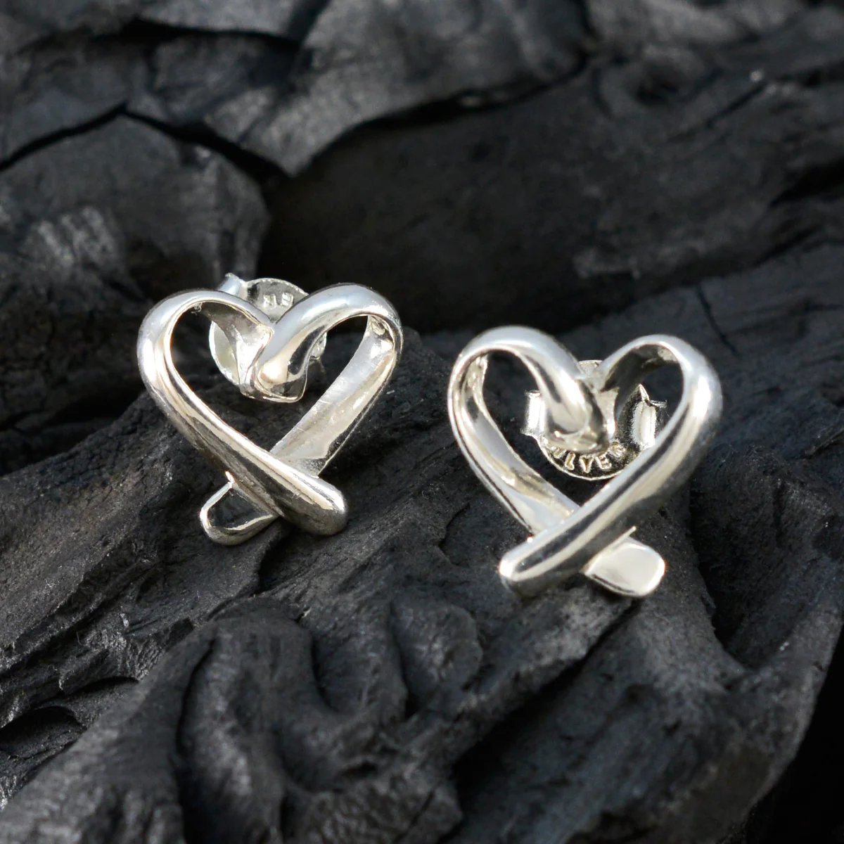 Plain African Lucia plain Stud Gray Silver Earring - Image 4