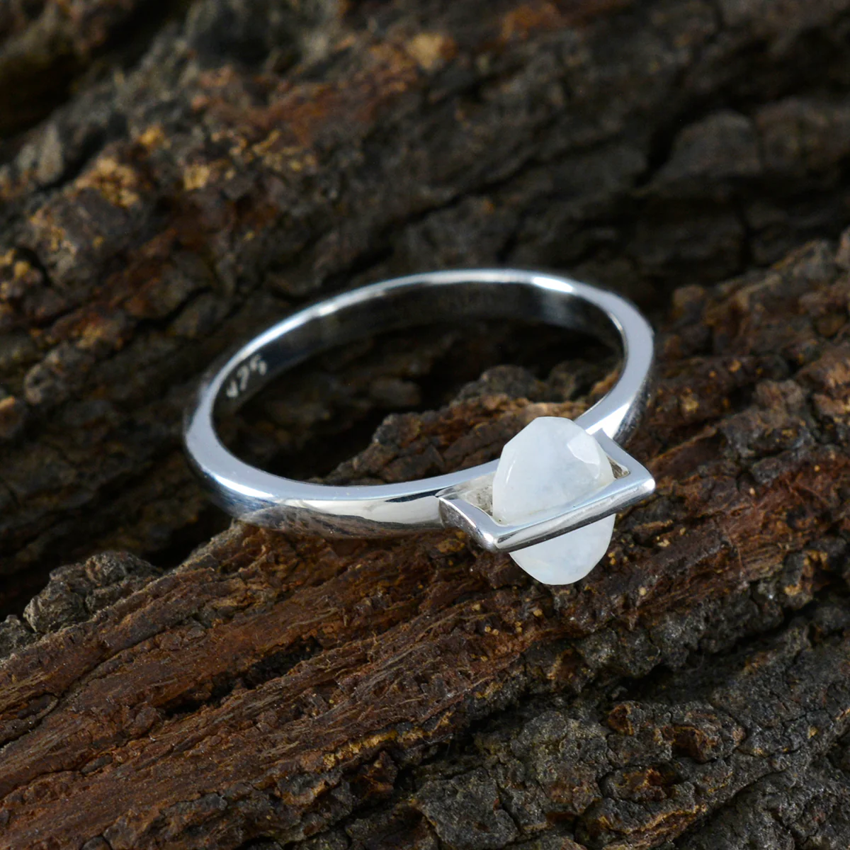 Rainbow Moonstone Solitaire American 925 Silver White Gemstones Delicate Glamorous Ring Jewellery - Image 3