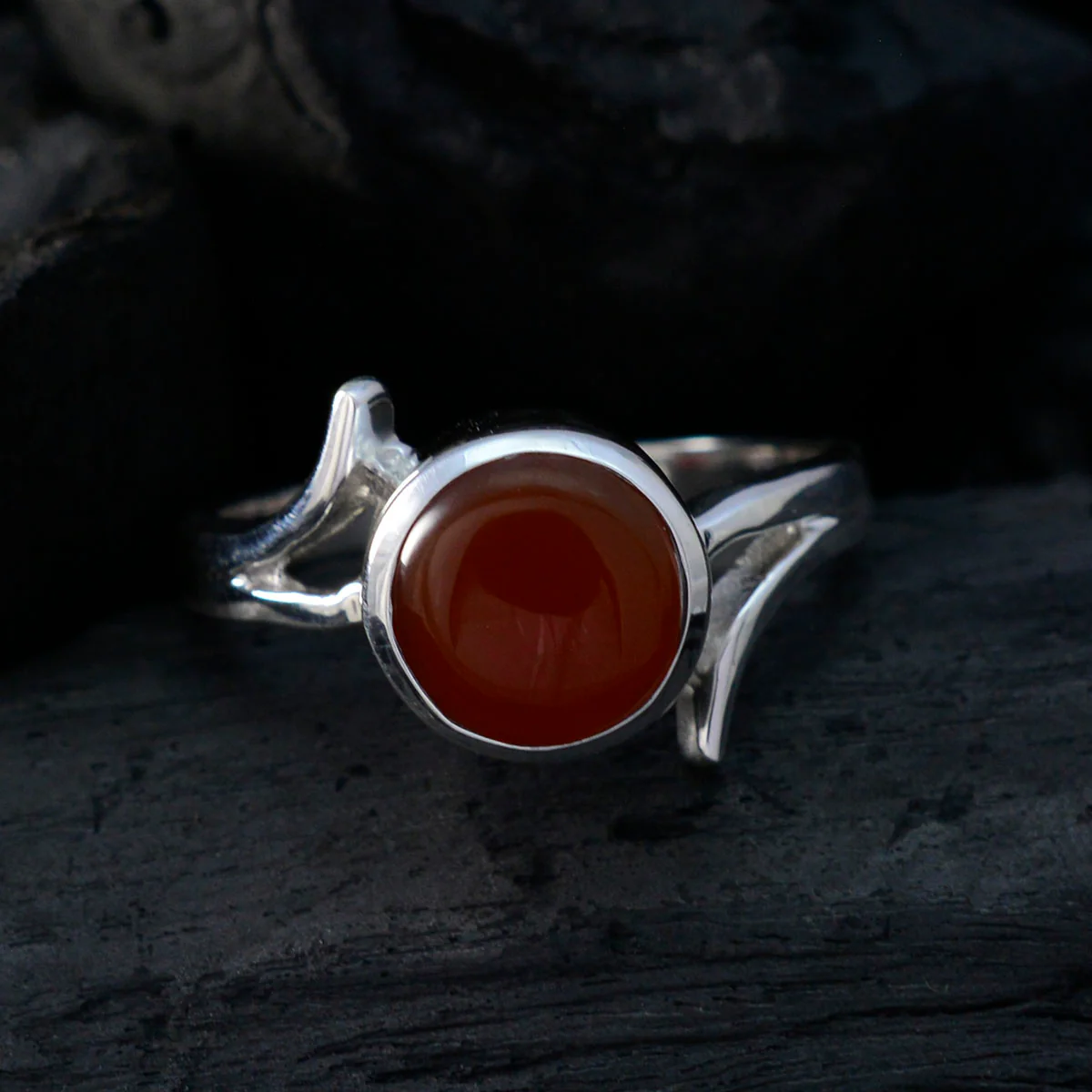 Red Onyx Solitaire French Sterling Silver Red Gemstone Slim Abstract Ring Jewellery - Image 4