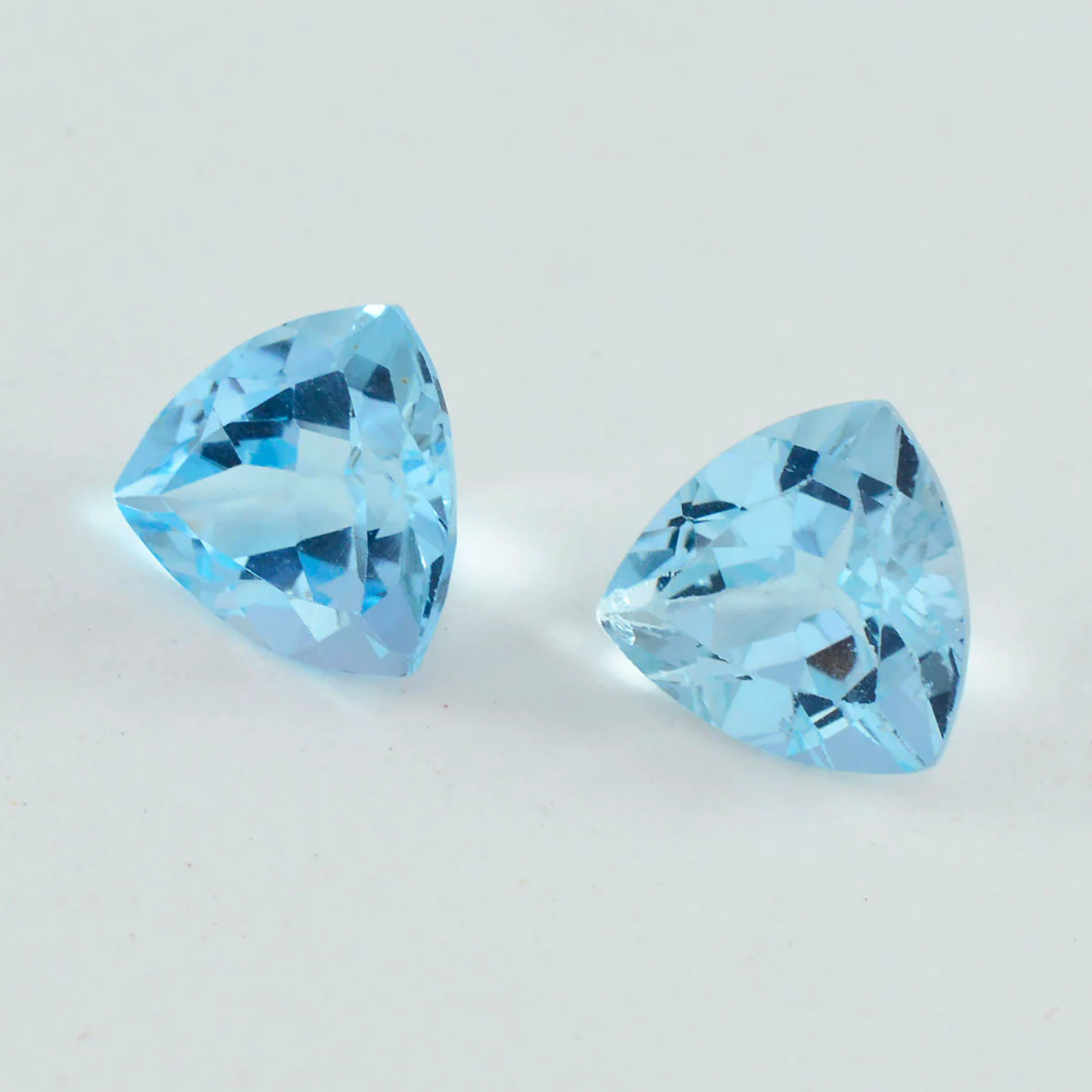 Sky Blue Topaz 1PC Chunky 13x13 MM Triangle Faceted Blue Natural Semi Precious Gems - Image 2